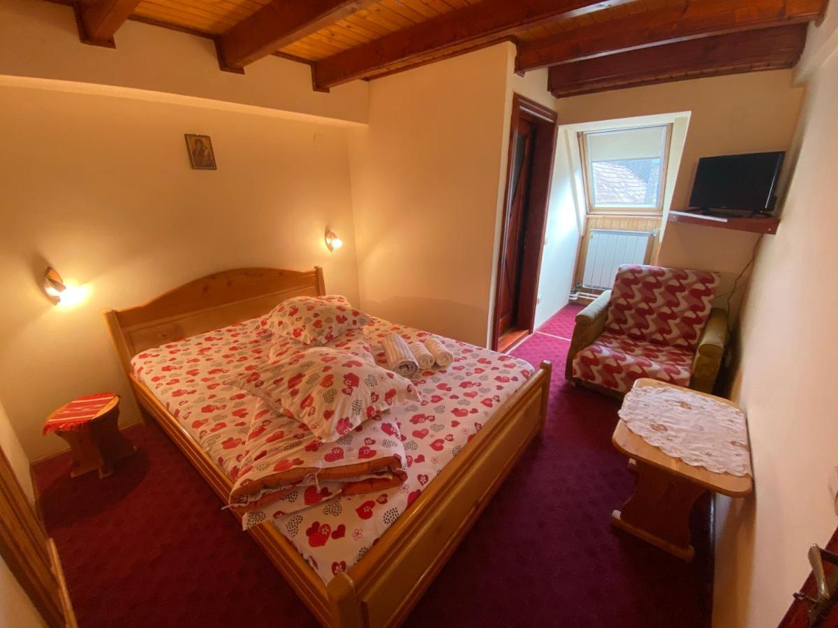 Casa Ernst Hotel Moieciu de Jos Ngoại thất bức ảnh